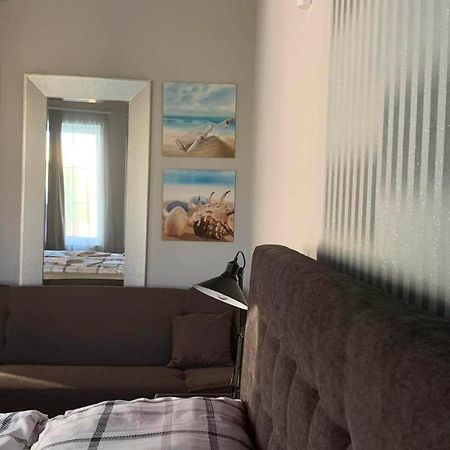 Mediterran Apartman With Pool Siófok Esterno foto