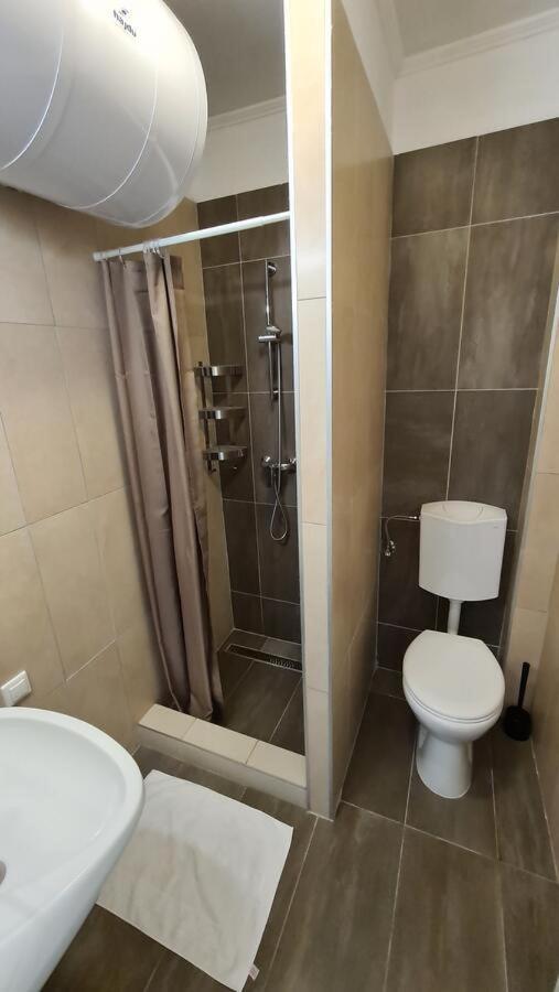 Mediterran Apartman With Pool Siófok Esterno foto