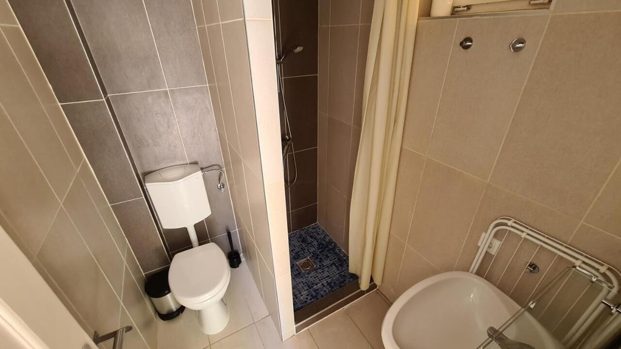 Mediterran Apartman With Pool Siófok Esterno foto